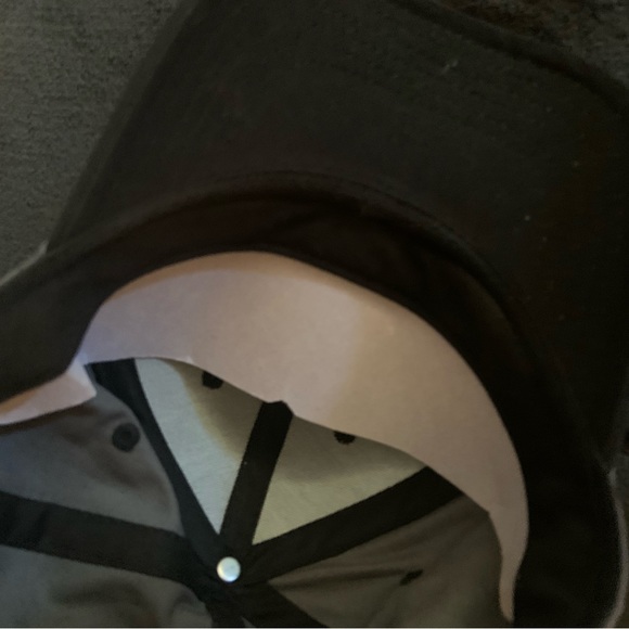 3/20$ Youth new Vegas Golden Knights baseball cap. - Picture 3 of 5